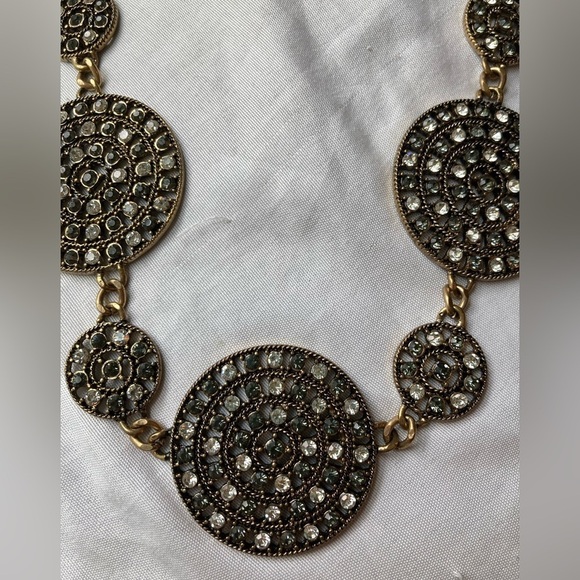 Beautiful‎ Medallion Station Rhinestones Necklace - Picture 1 of 5
